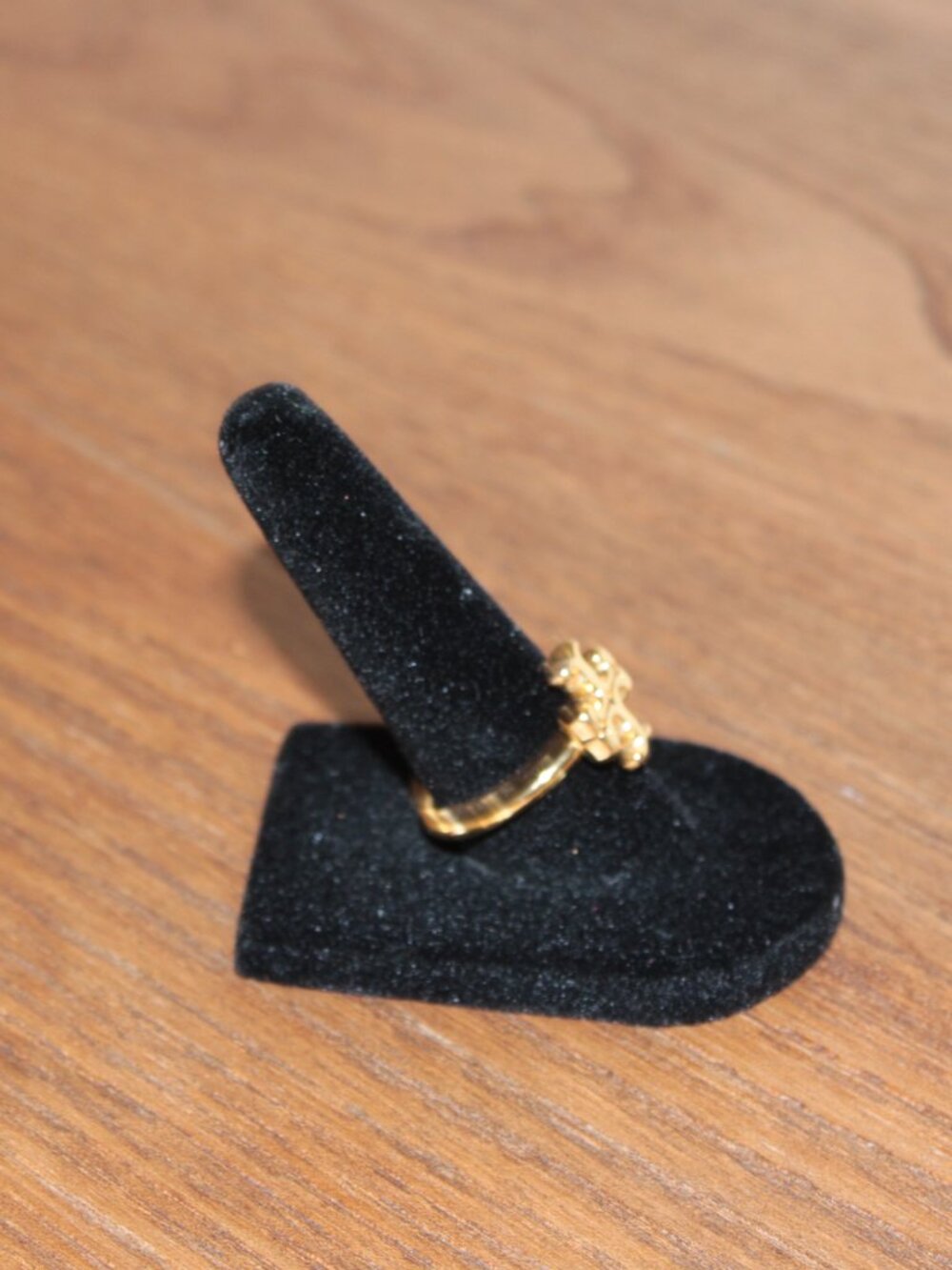 Tory Burch Kira Gold Logo Ring Size 6